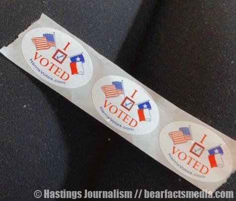 Many voters are sharing their stickers they receive at the end of their polling session in order to encourage others to also go vote!